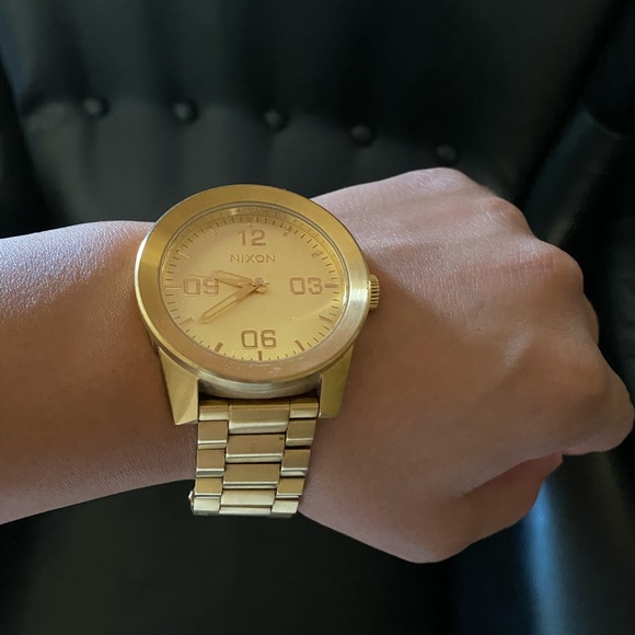 nixon ss corporal gold